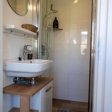 Iwalani - Large Private Garden - Close To Center & Holiday home *