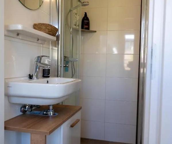 Iwalani - Large Private Garden - Close To Center & Vakantiehuis *